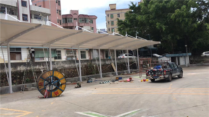 遮雨棚、遮陽棚